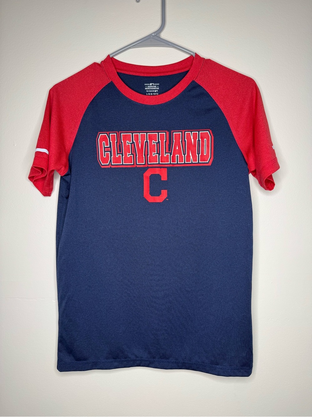 Genuine Merchandise Navy & Red Cleveland Guardians Youth Large Raglan Tee